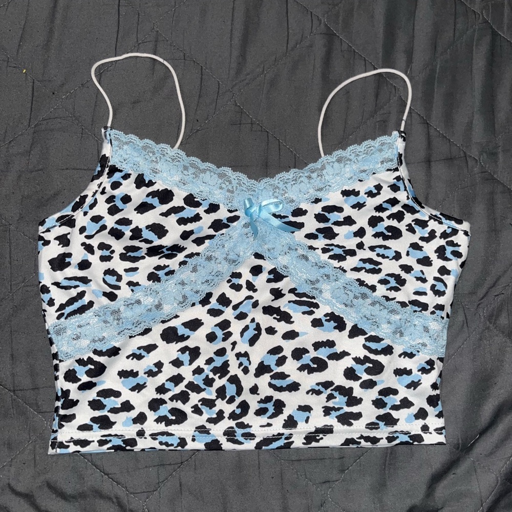 Light blue cheetah print shirt 🩵